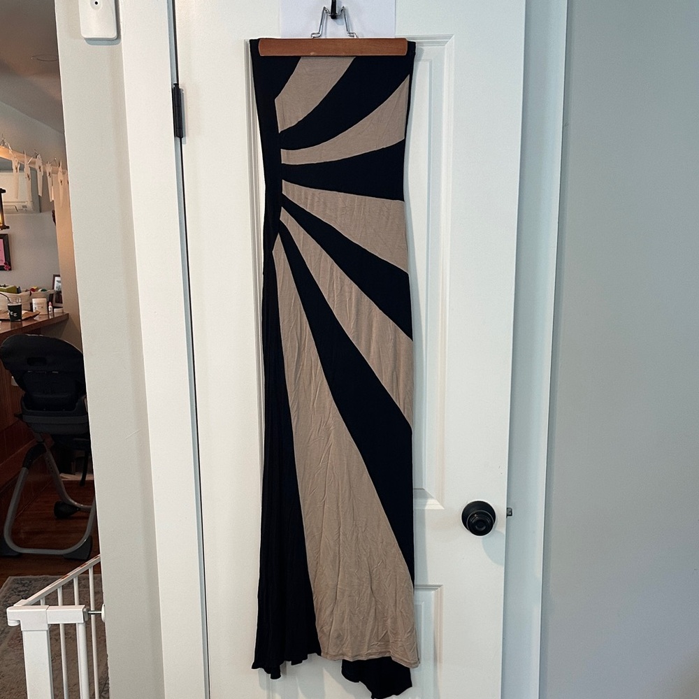 Bailey Blue Strapless Dress in Black and Tan